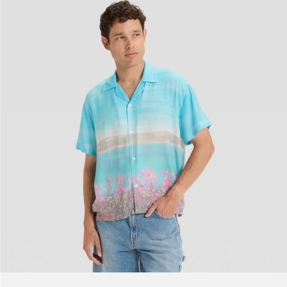 NWT Original Use Men's Resort Button up Collared Camp Shirt Aqua
Pink